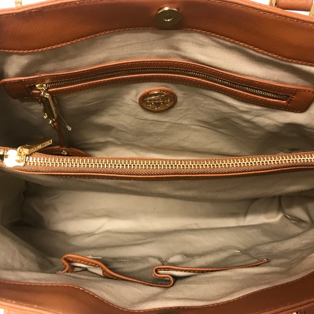 Tory Burch Robinson East-West Tote Luggage Tan Saffiano Leather Gold Hardware - Picture 4 of 9